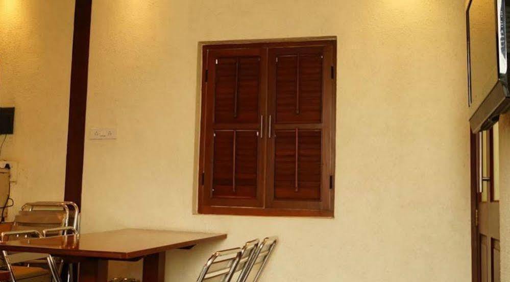 Hotel Kumkum Βομβάη Εξωτερικό φωτογραφία